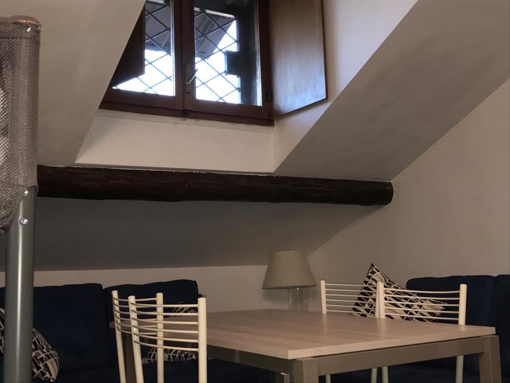 Charming Apartment The Castle Milán Exteriér fotografie